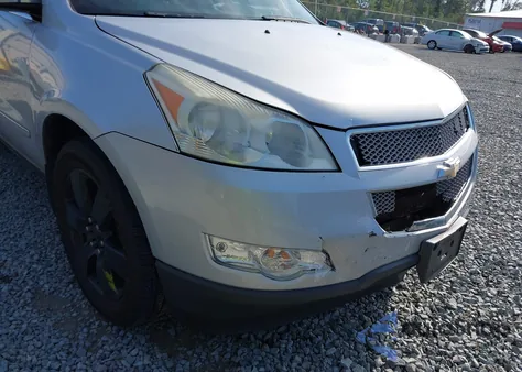 2011 Chevrolet Traverse Ltz z USA, uszkodzony, nr VIN 1GNKVLED6BJ275626